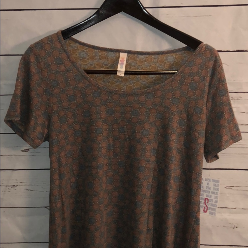 Classic T size small